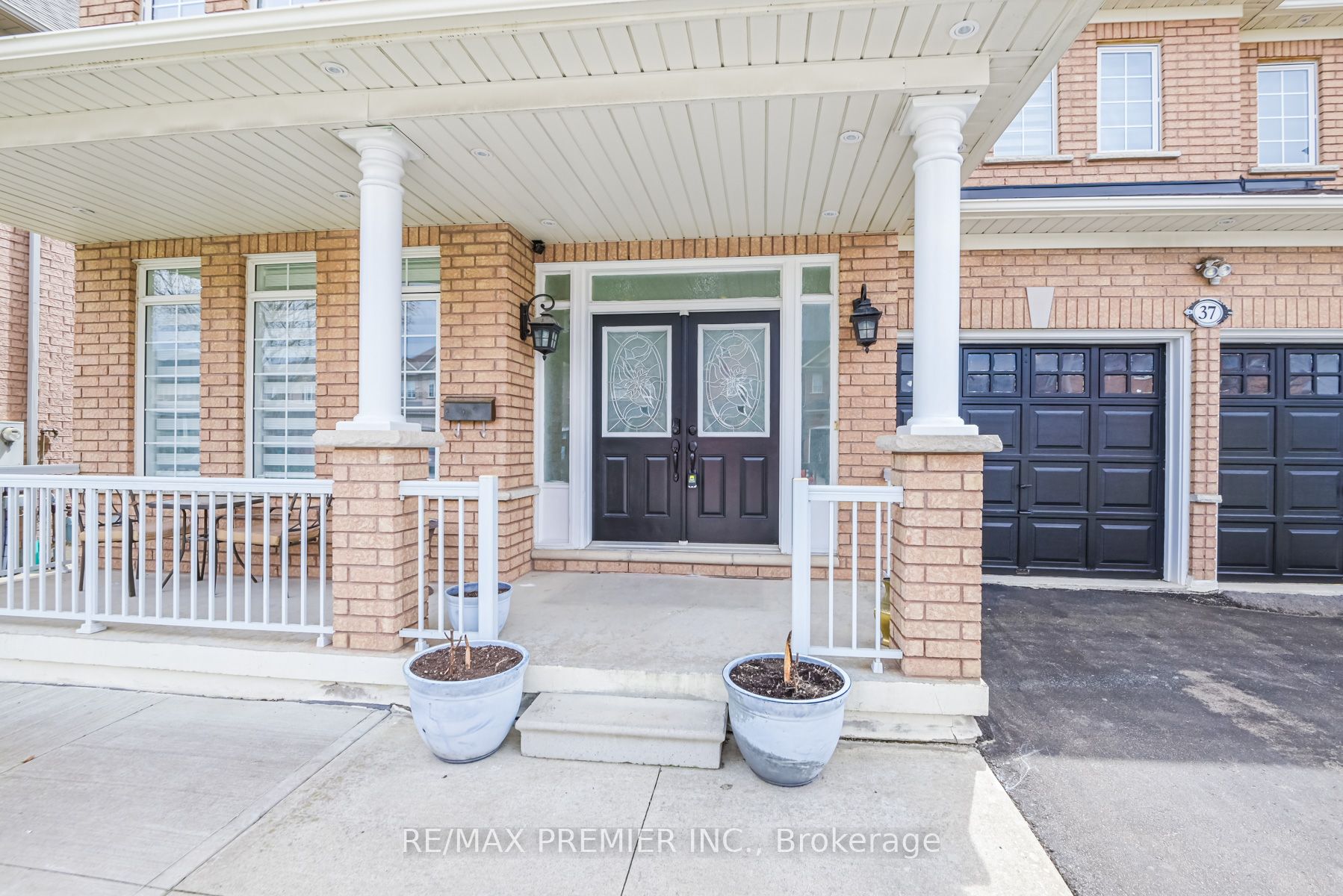 37 Colombo Cres