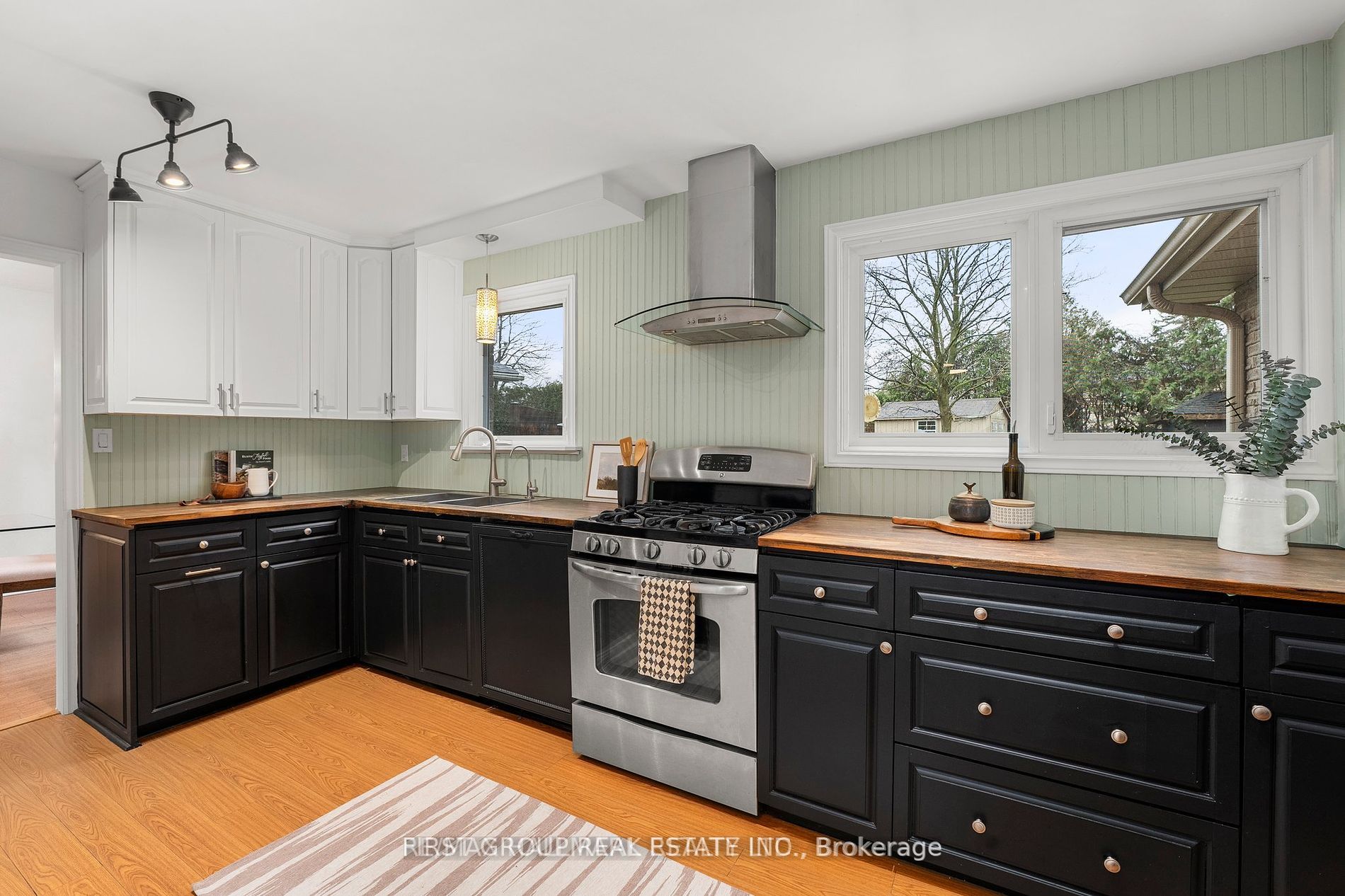 126 Thicketwood Boulevard