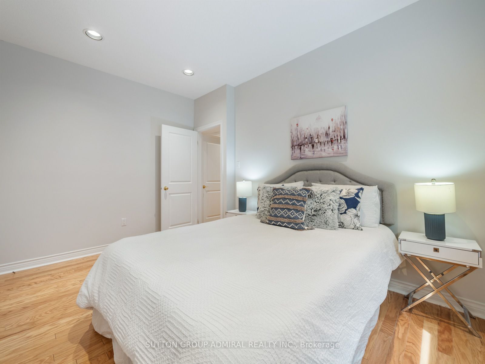 171 Shaftsbury Avenue