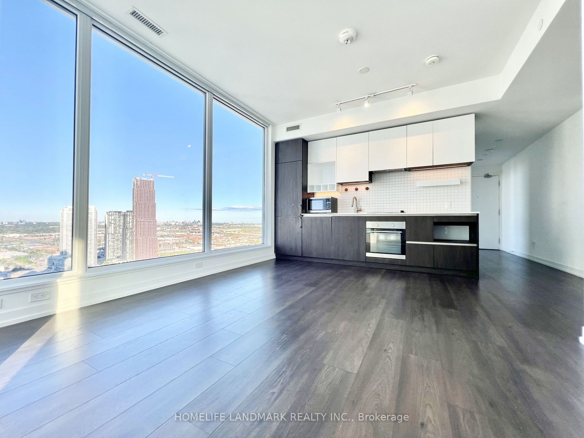 5 Buttermill Ave, #3702
