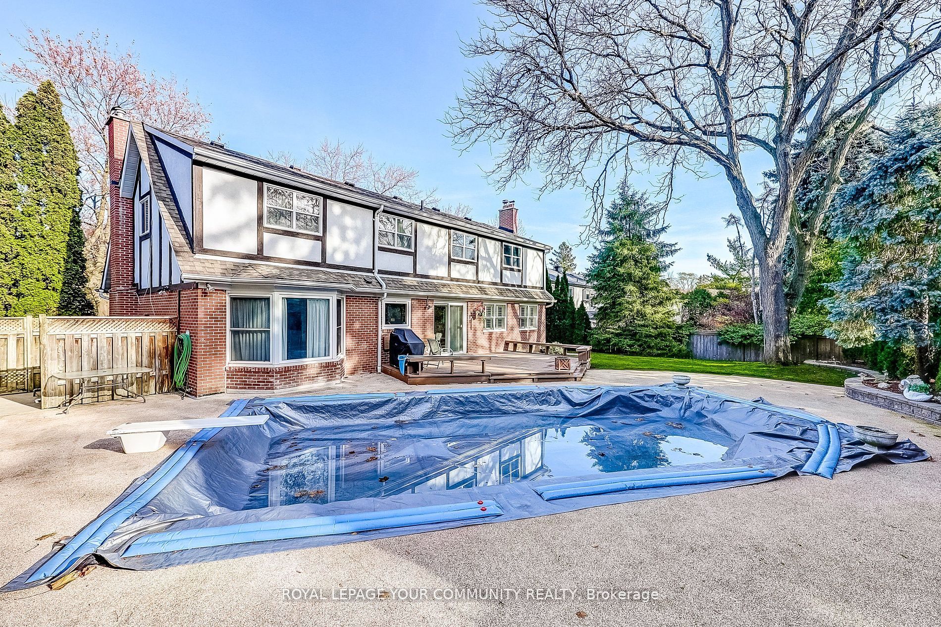 25 Alcaine Court