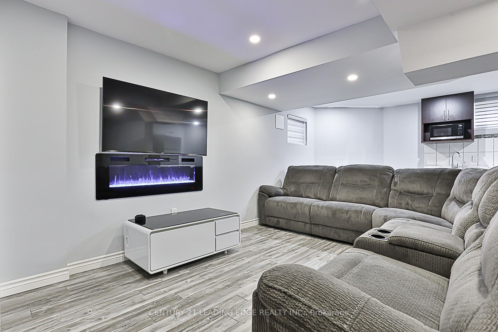 31 George Martin Dr