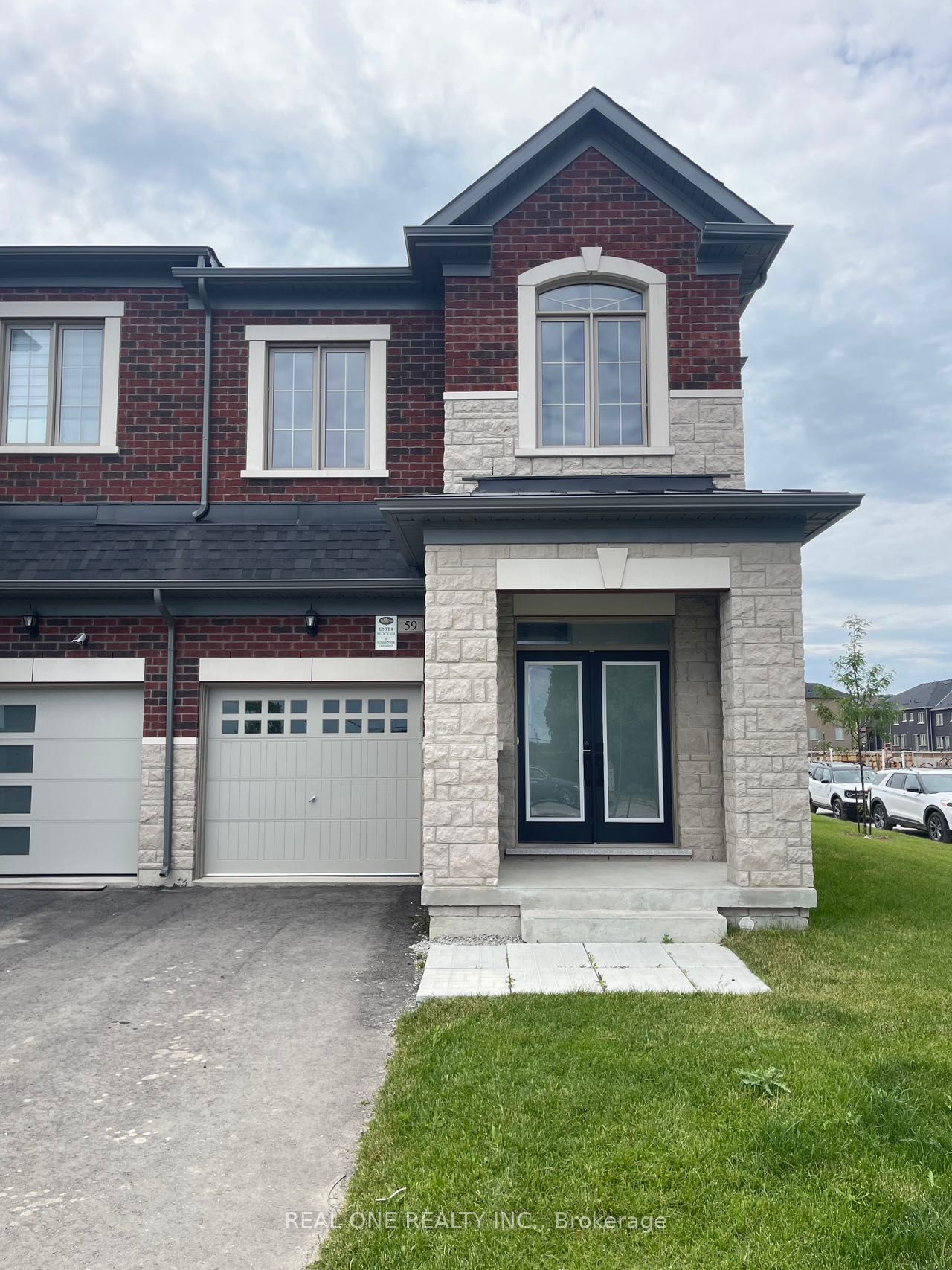 59 Schmeltzer Crescent