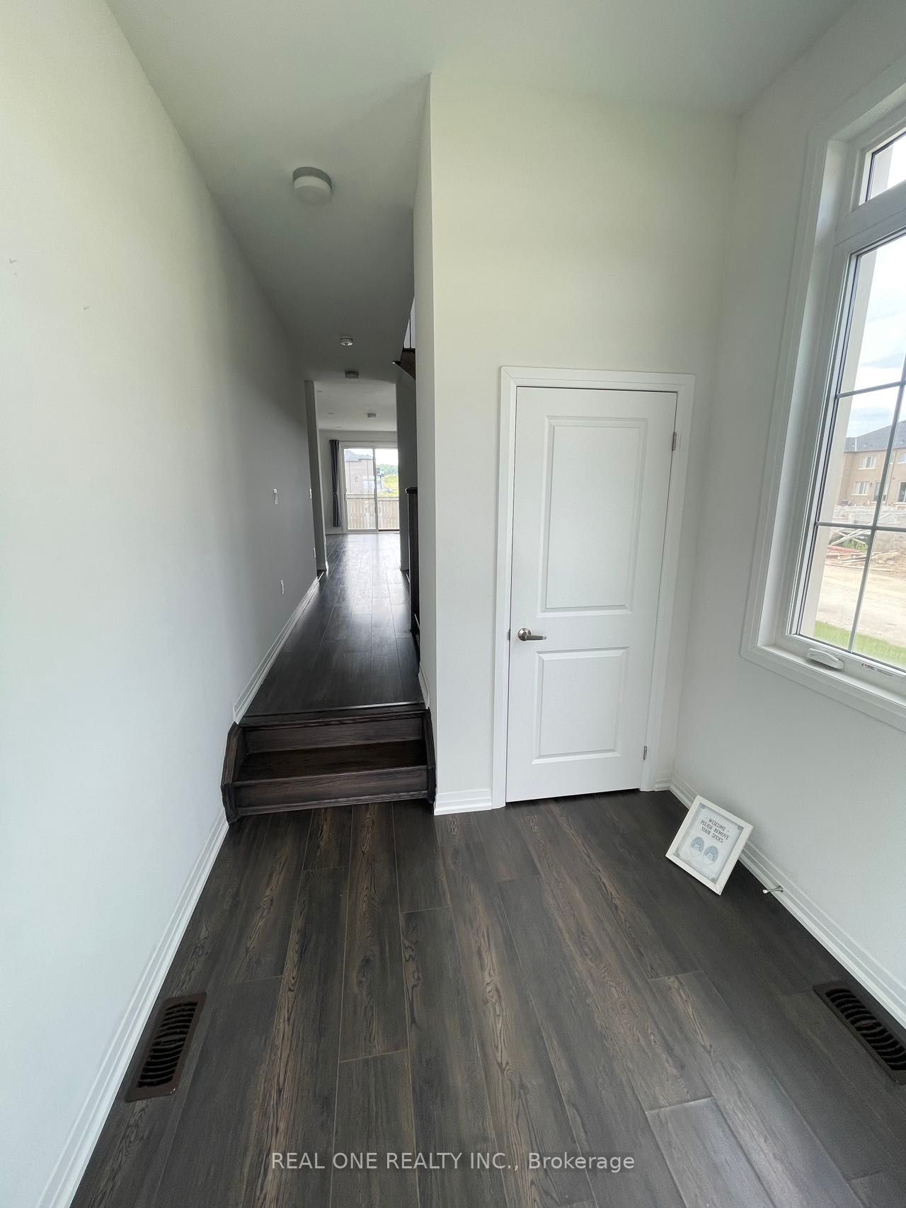 59 Schmeltzer Crescent