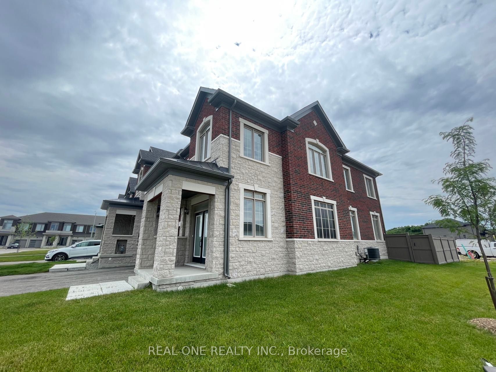 59 Schmeltzer Crescent