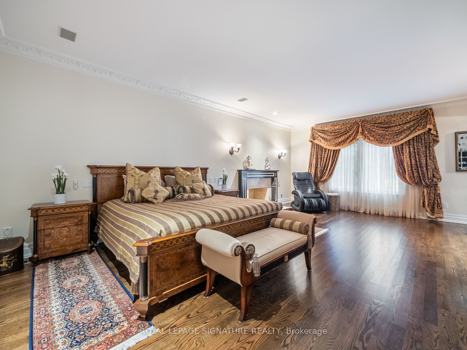 51 Renaissance Crt