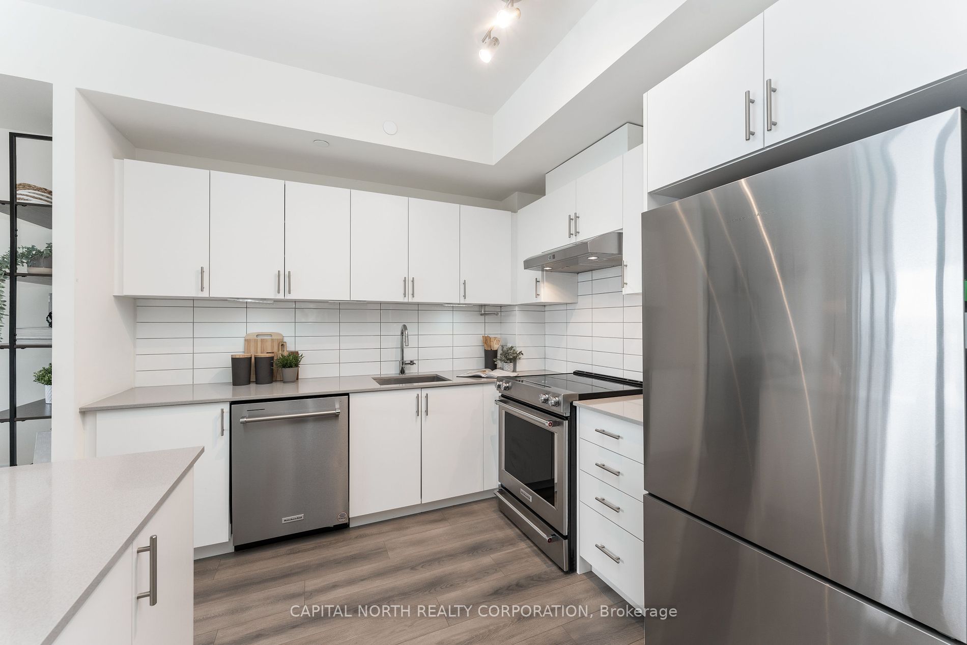 9000 Jane Street, #1812