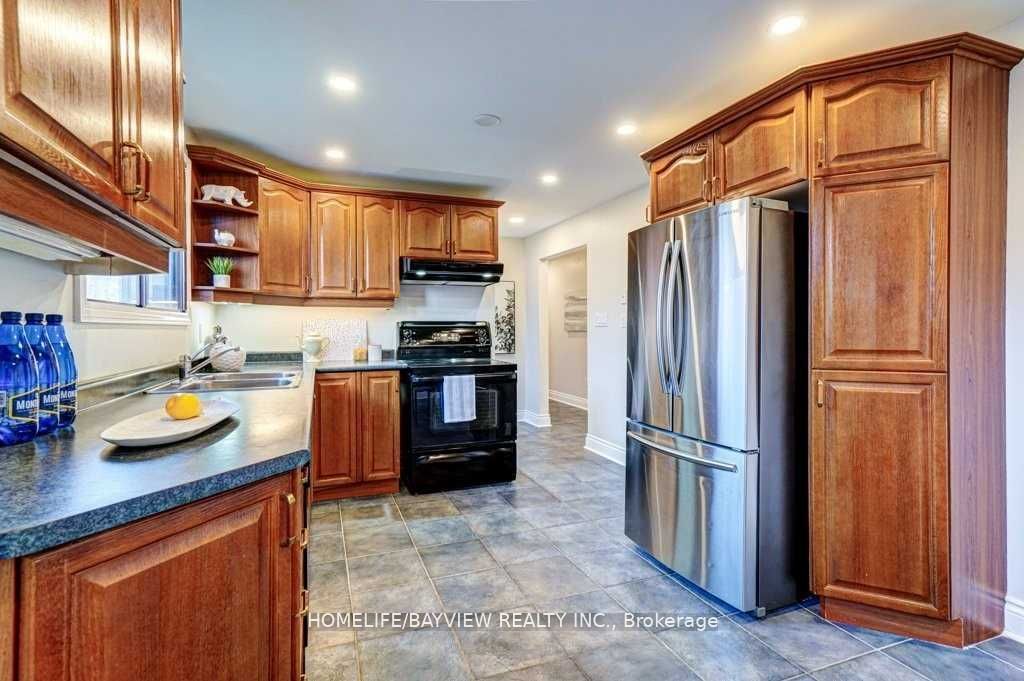 254 Lakeland Cres