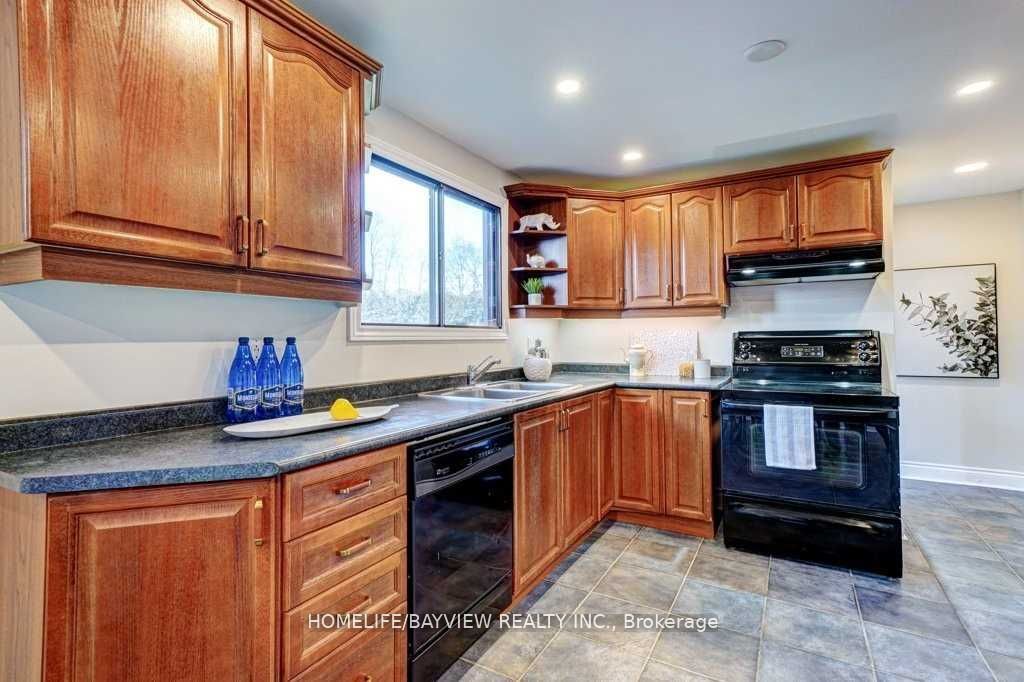 254 Lakeland Cres