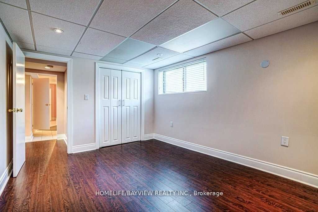 254 Lakeland Cres