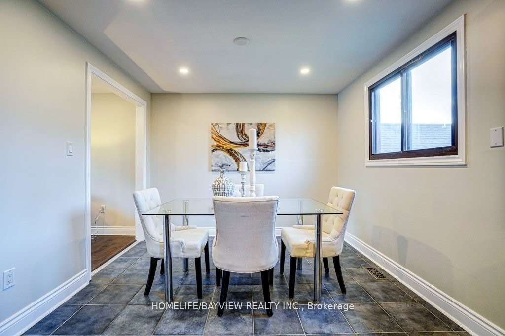 254 Lakeland Cres