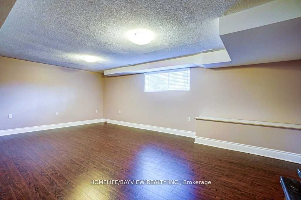 254 Lakeland Cres
