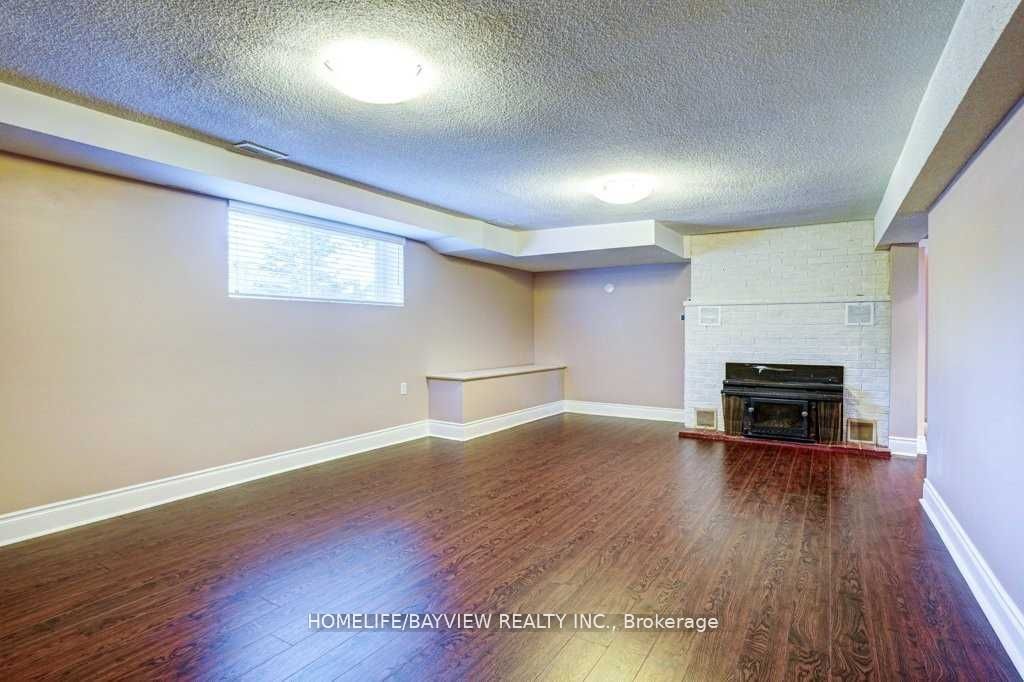 254 Lakeland Cres