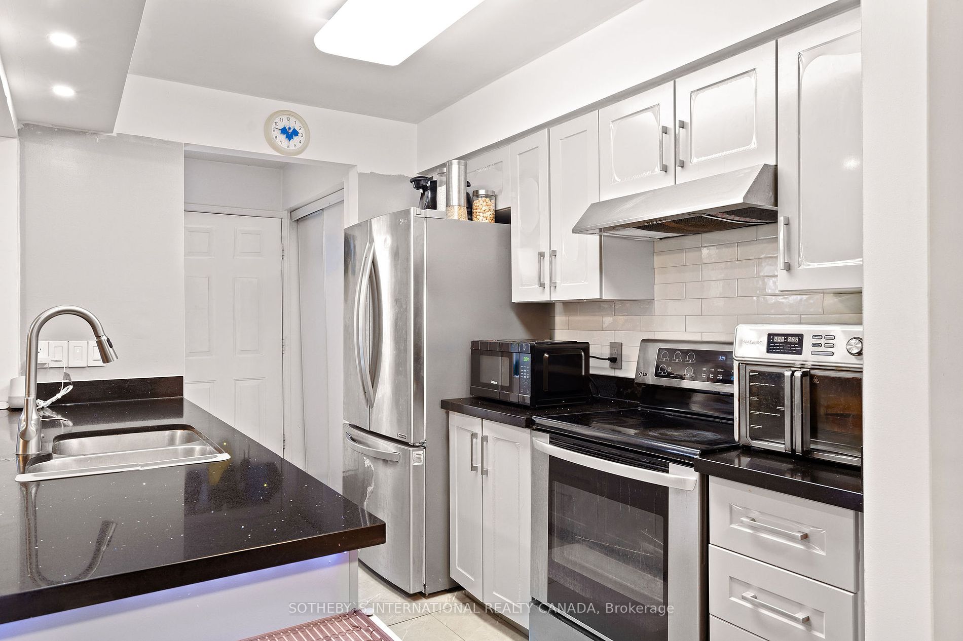 900 Steeles Ave W, #701