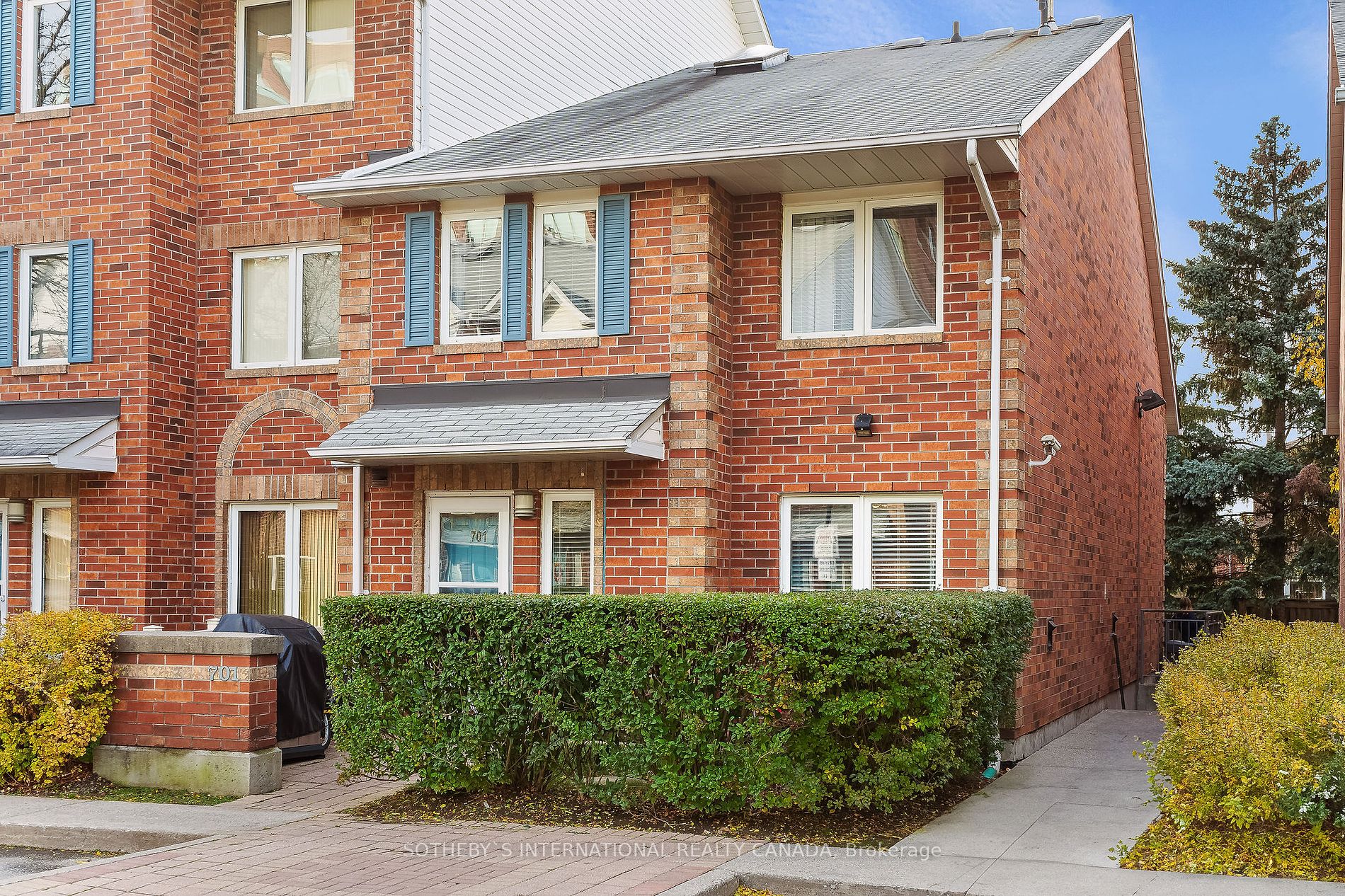 900 Steeles Ave W, #701