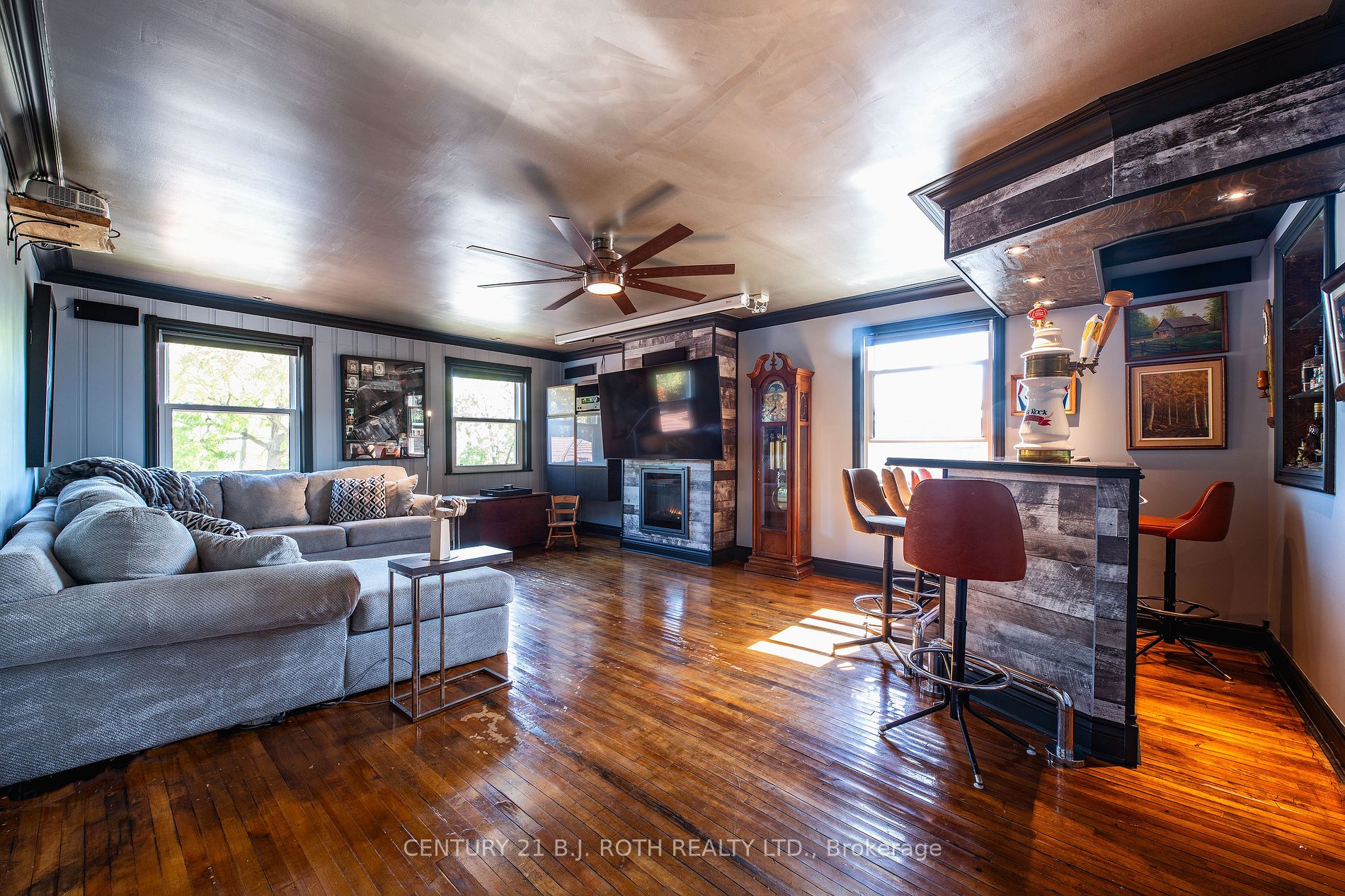 57 Hurd St