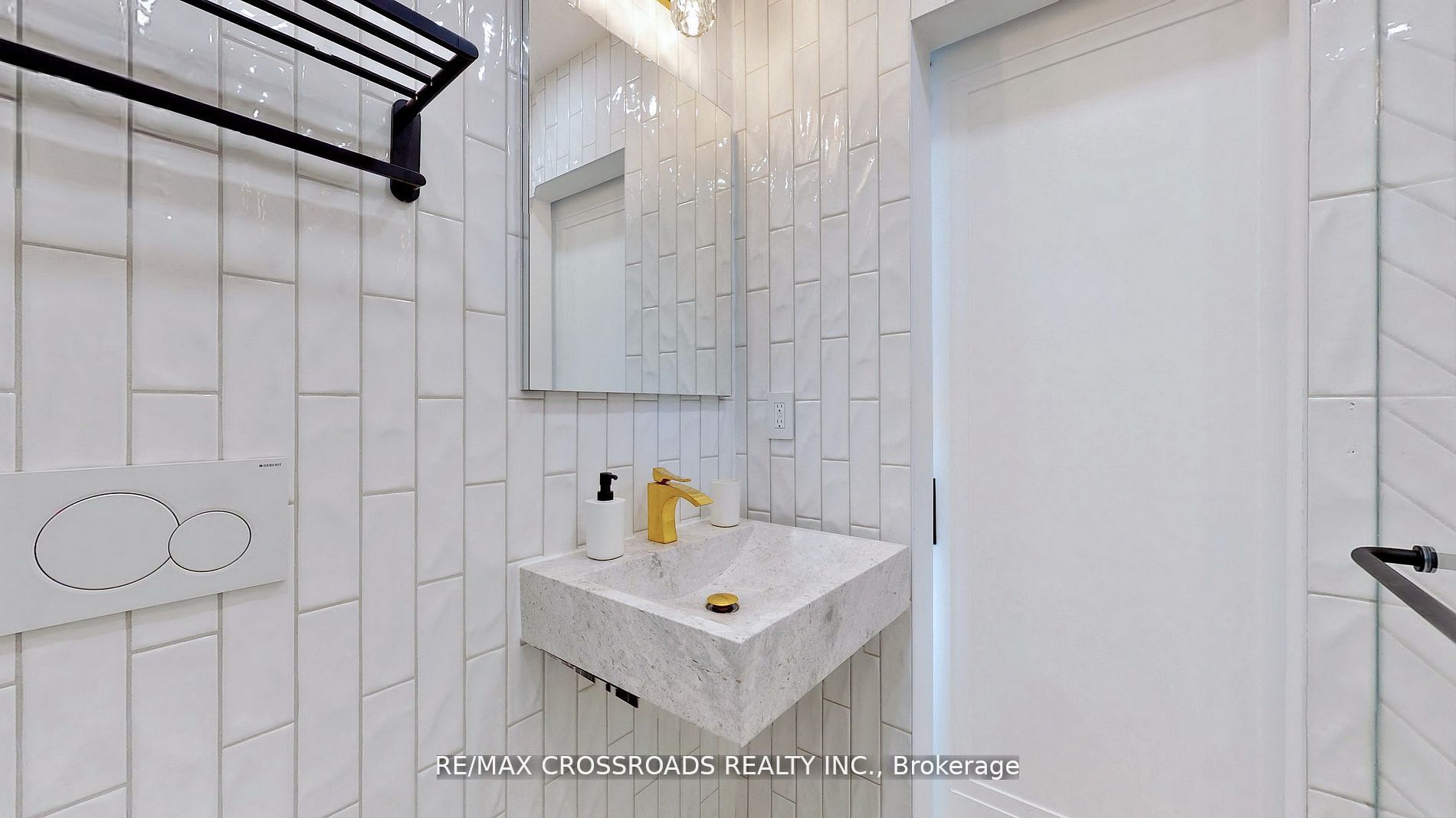 111 Evahill Cres