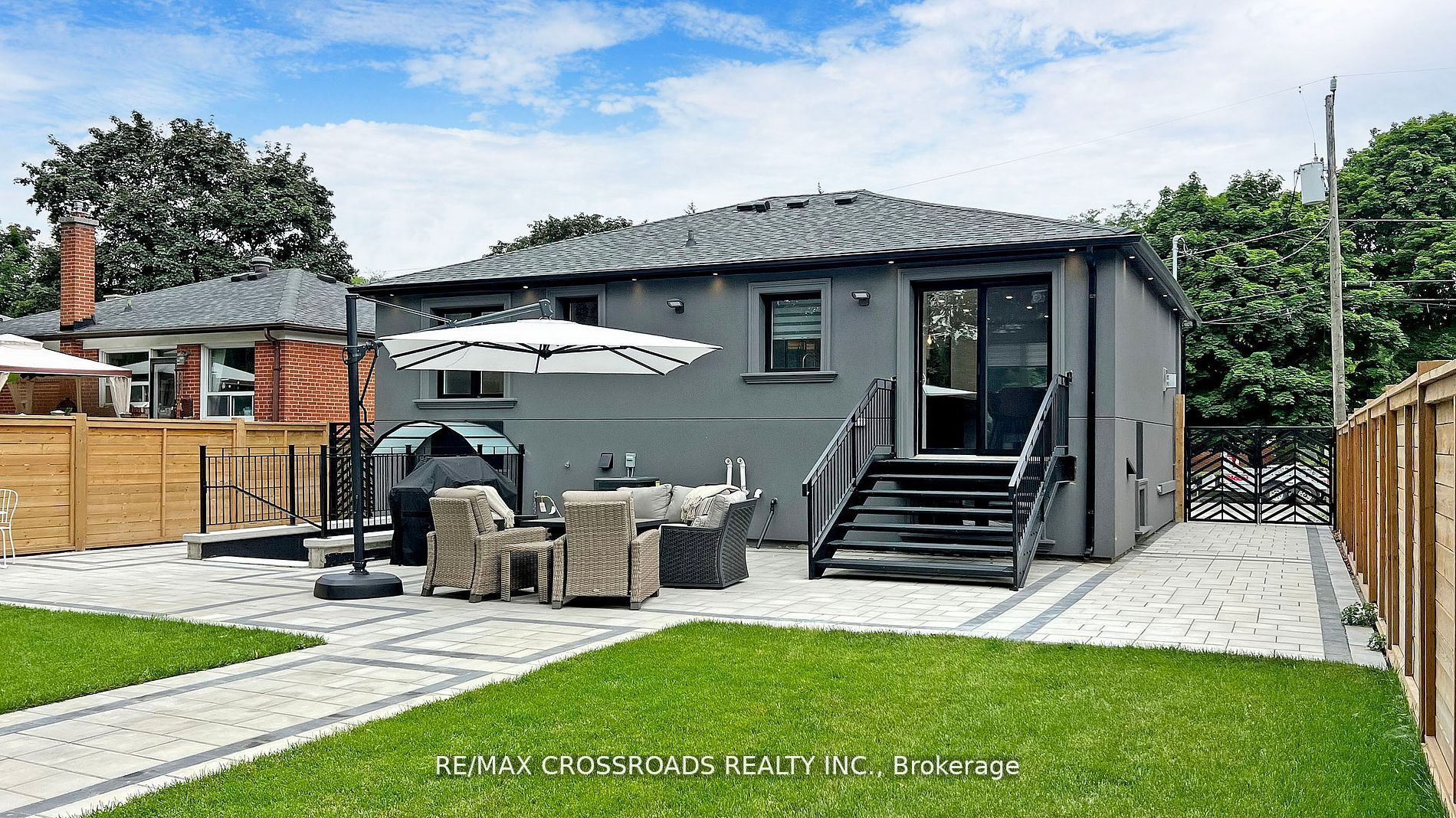 111 Evahill Cres