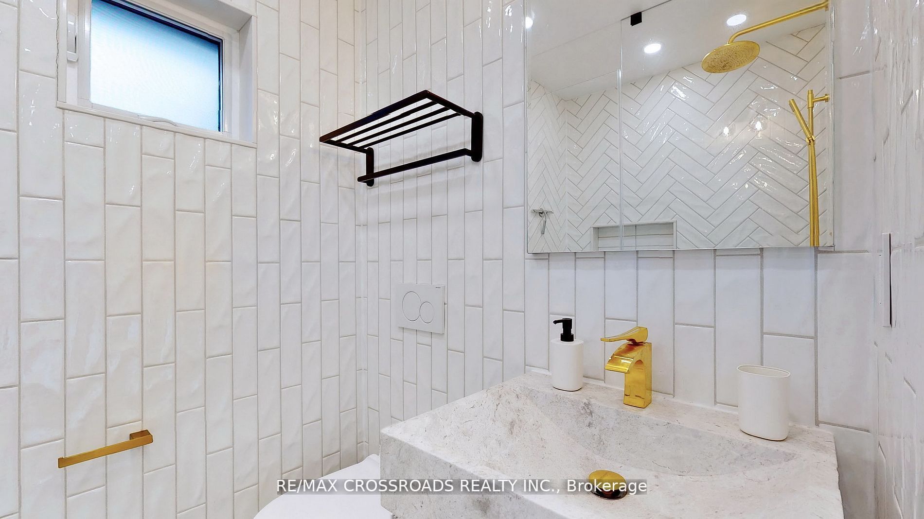 111 Evahill Cres
