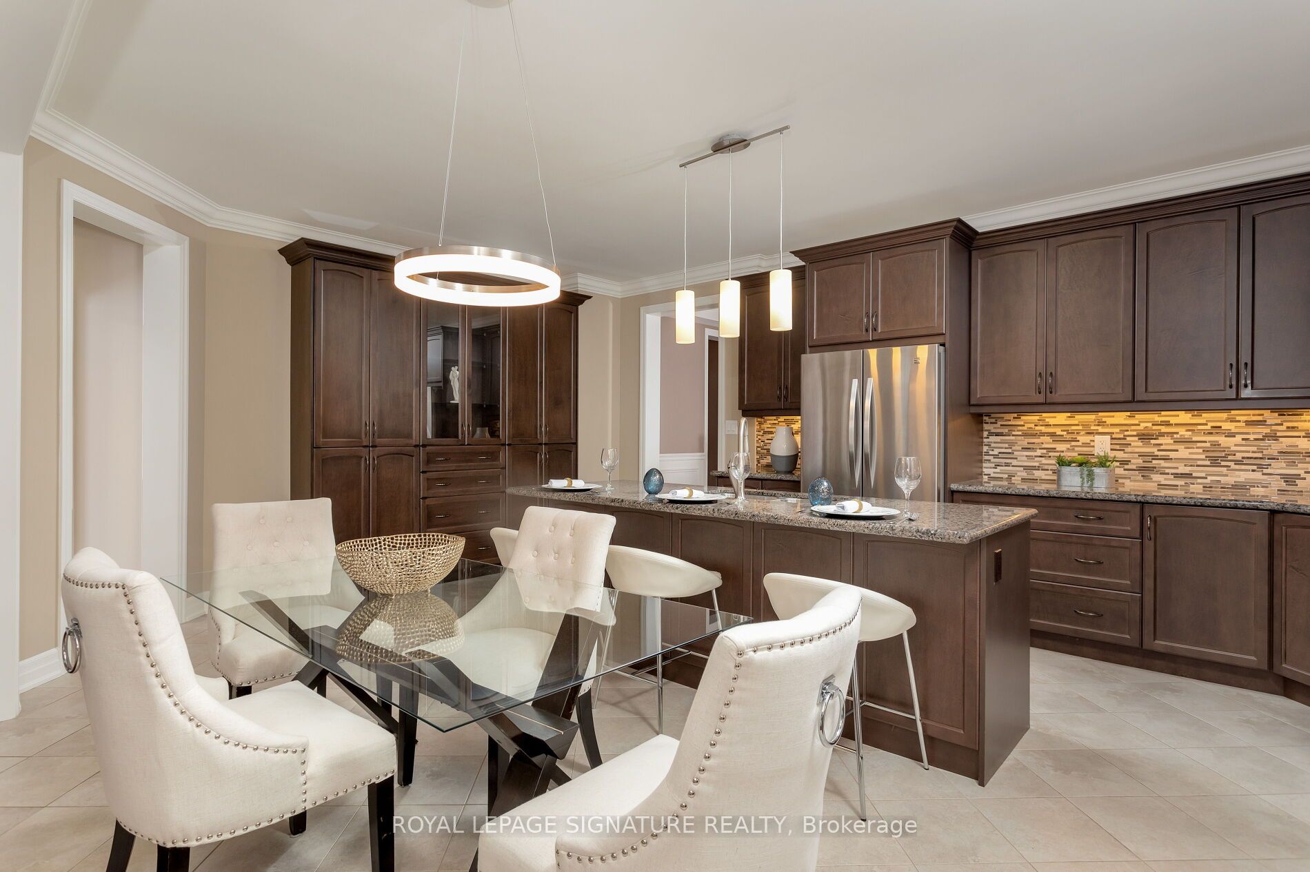 12 Valley Point Crescent