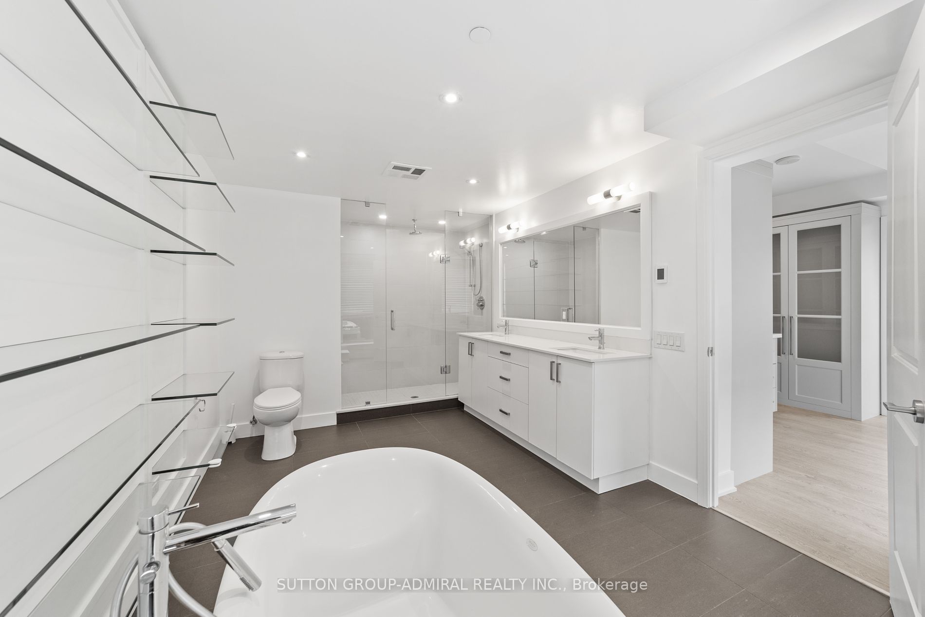 7608 Yonge St, #514