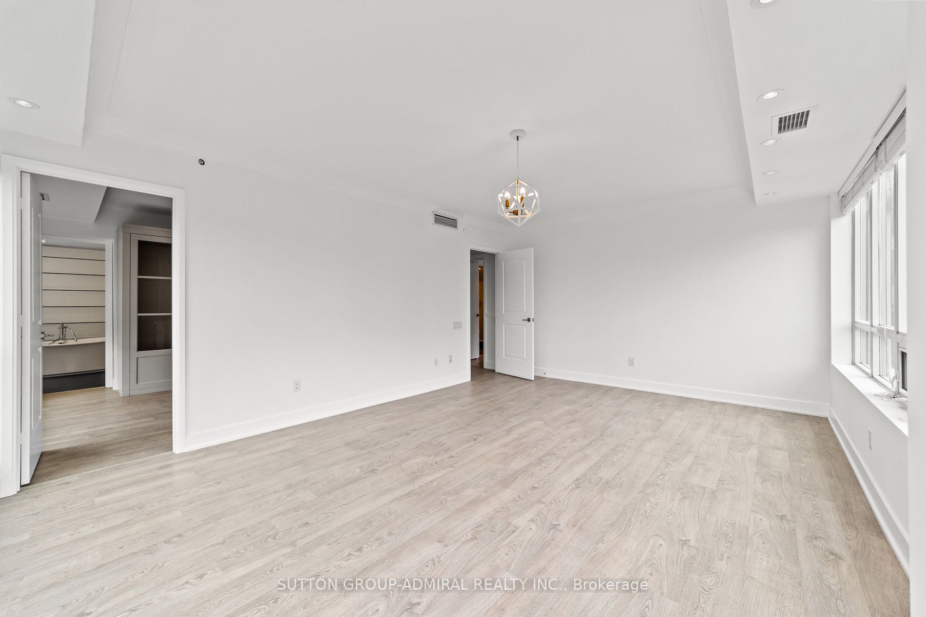 7608 Yonge St, #514