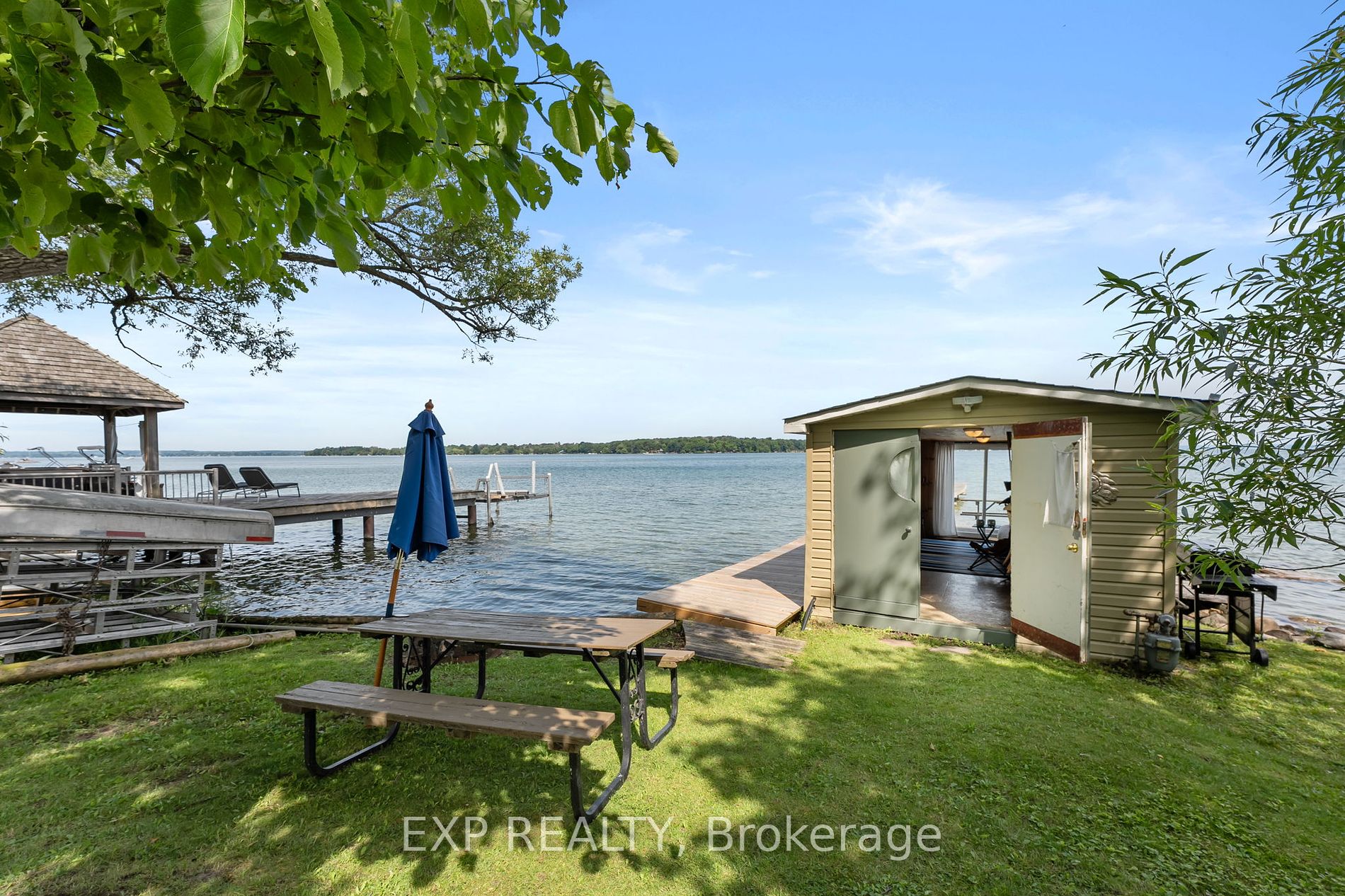 21 Lake Dr E