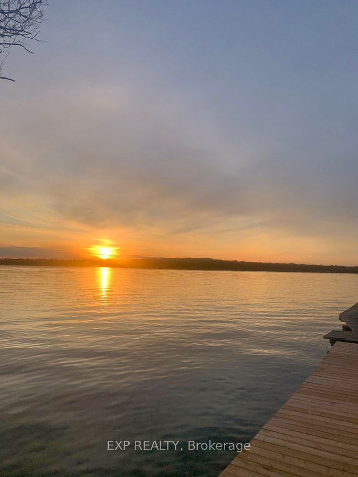 21 Lake Dr E