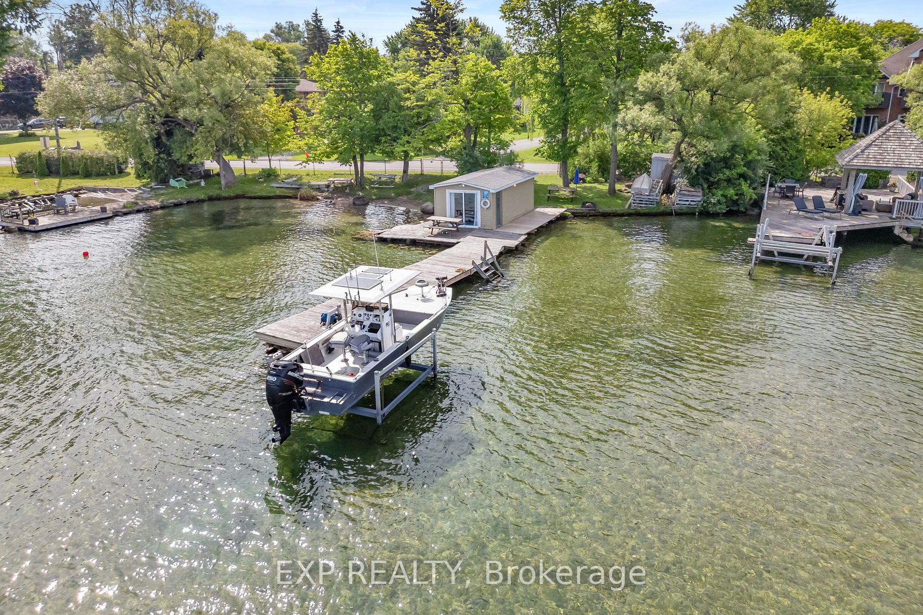 21 Lake Dr E