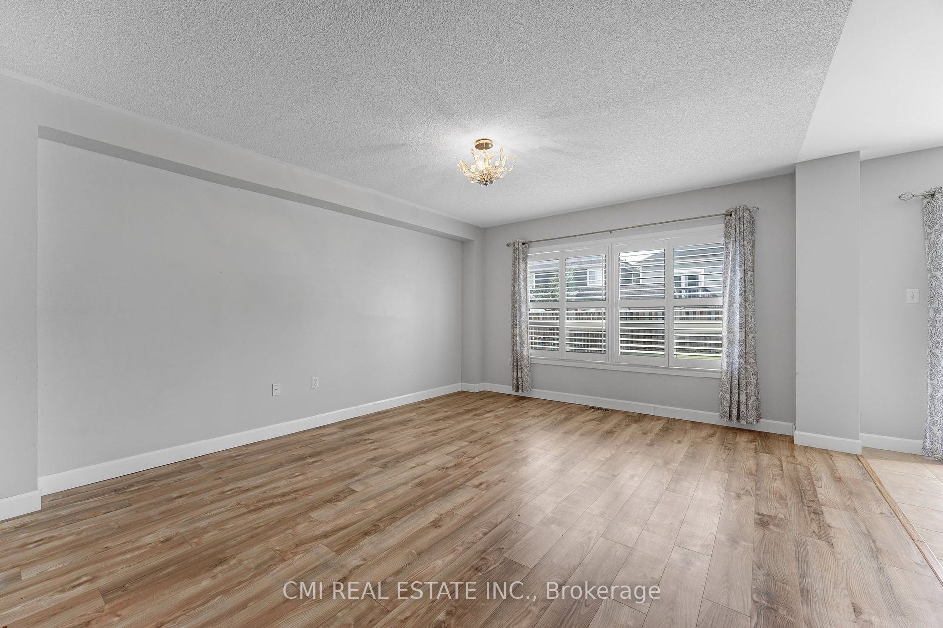 21 Truax Cres