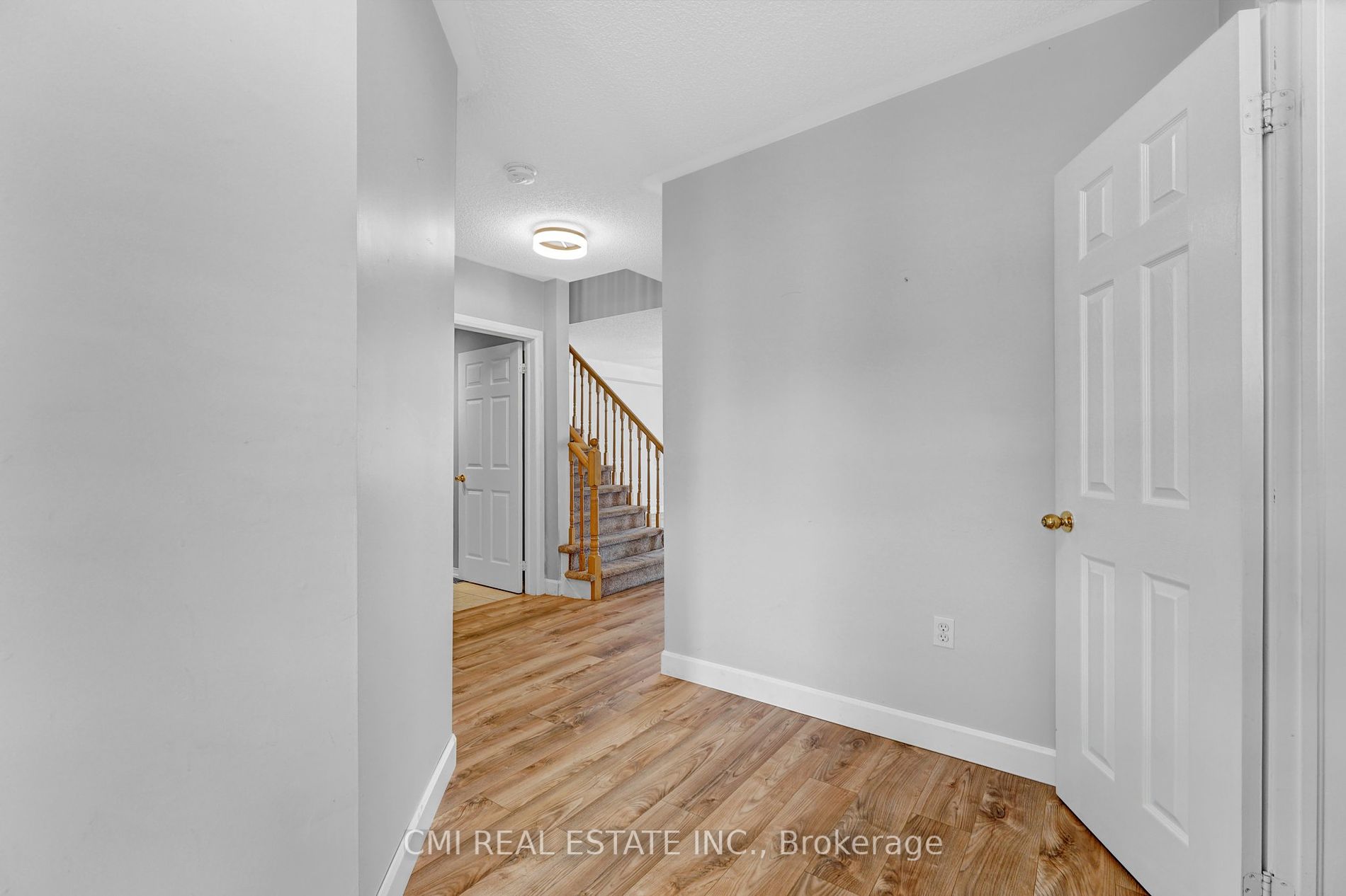 21 Truax Cres