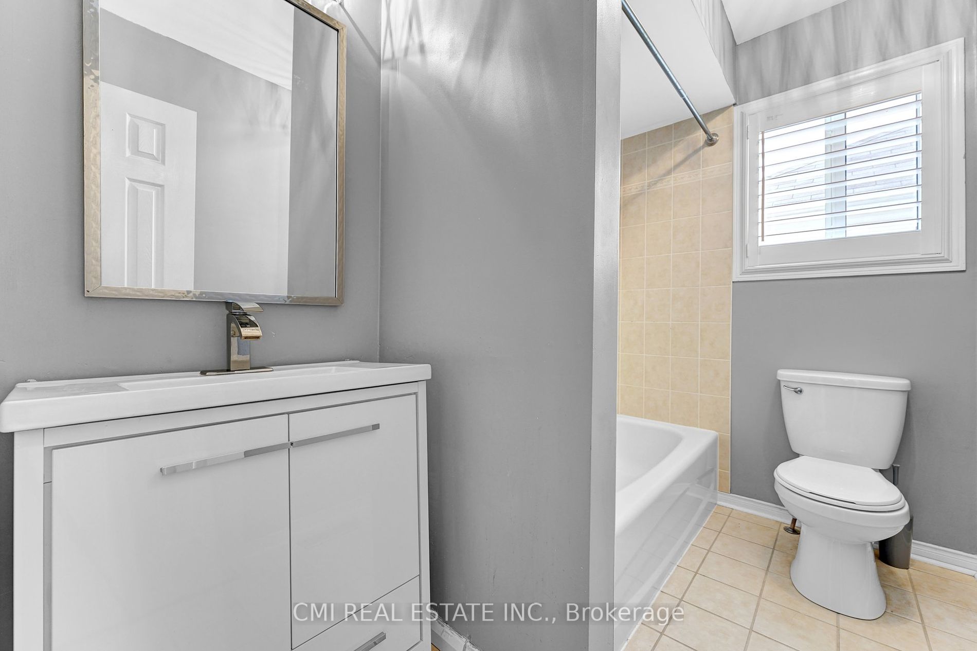 21 Truax Cres