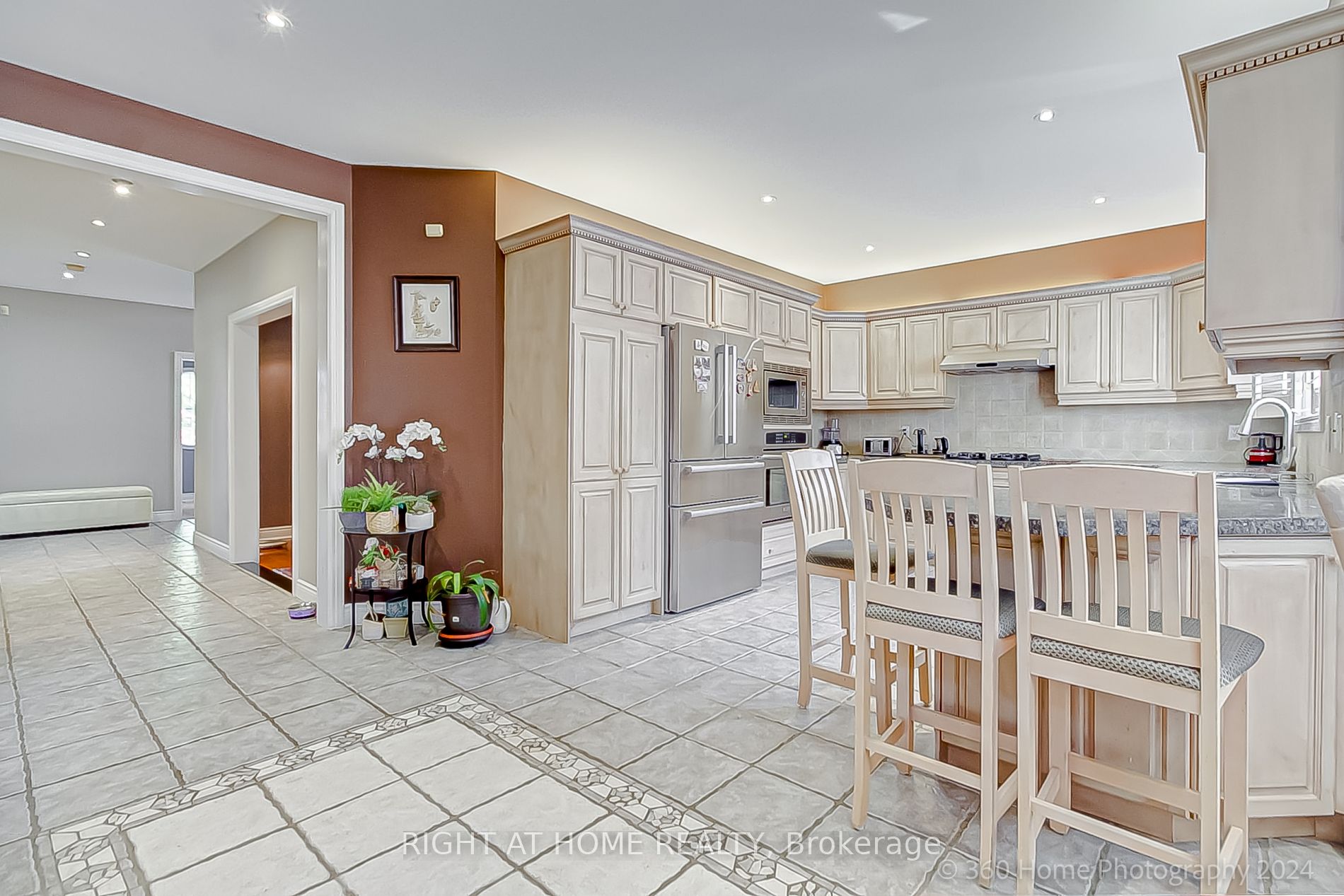 103 Oak Ave