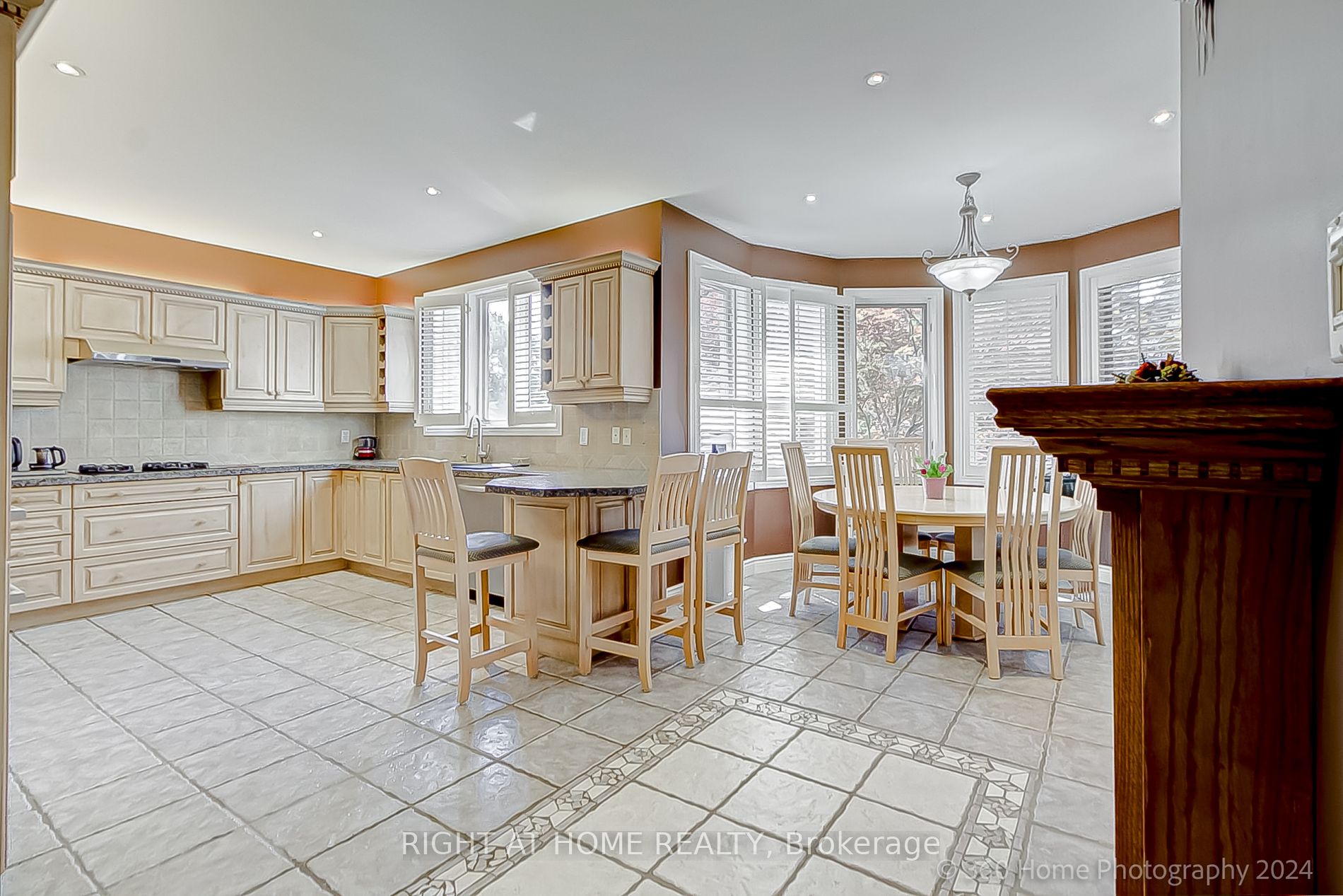 103 Oak Ave