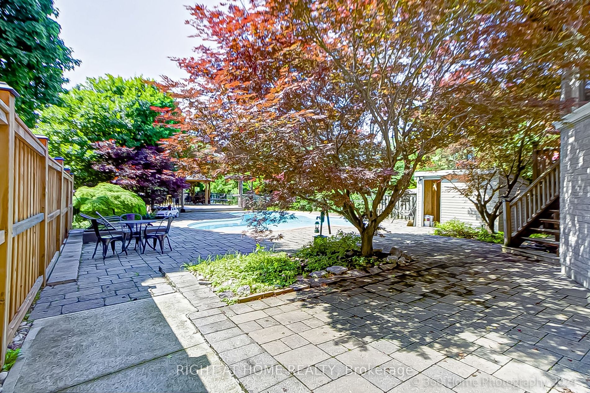 103 Oak Ave