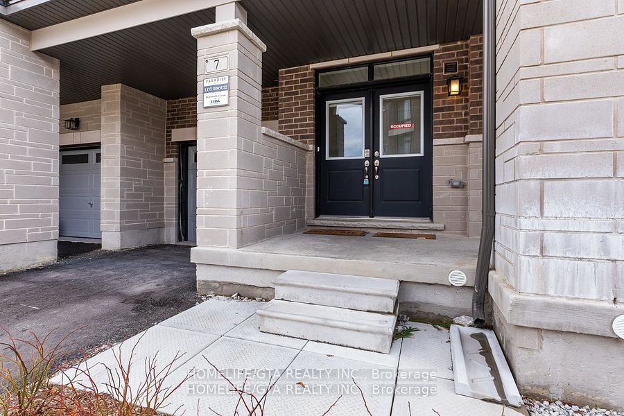 7 Holyrood Cres
