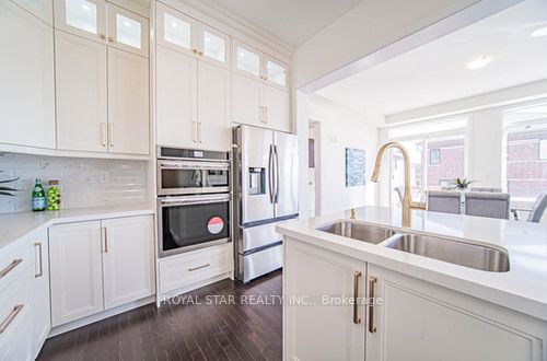 72 Weslock Cres