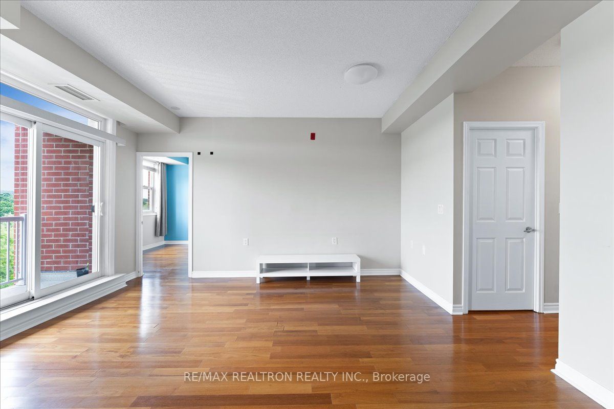 15450 Yonge Street #304