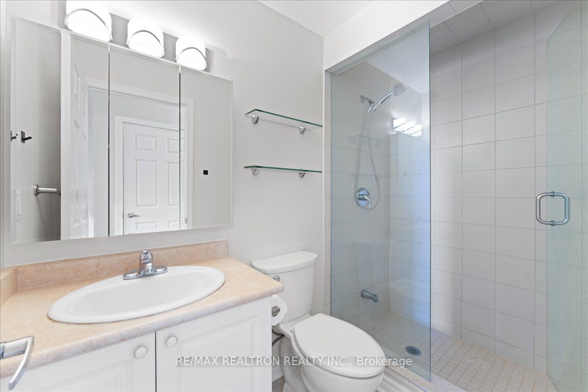 15450 Yonge Street #304
