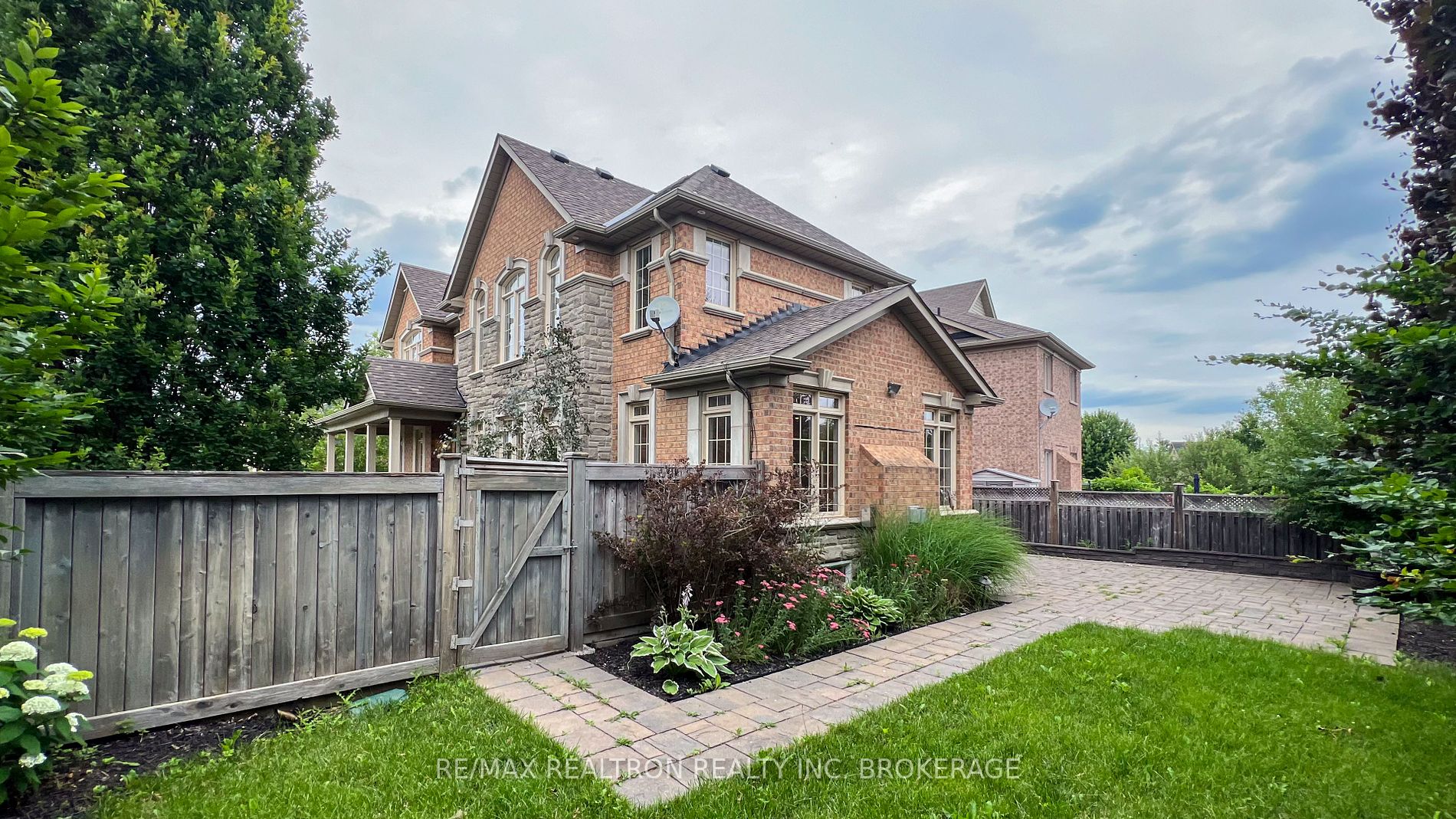 266 Rivermill Crescent