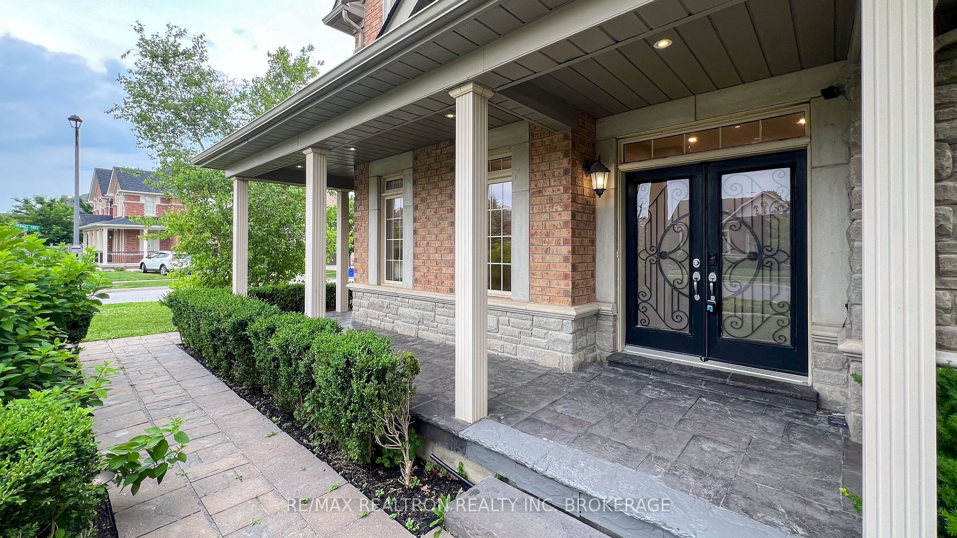 266 Rivermill Crescent
