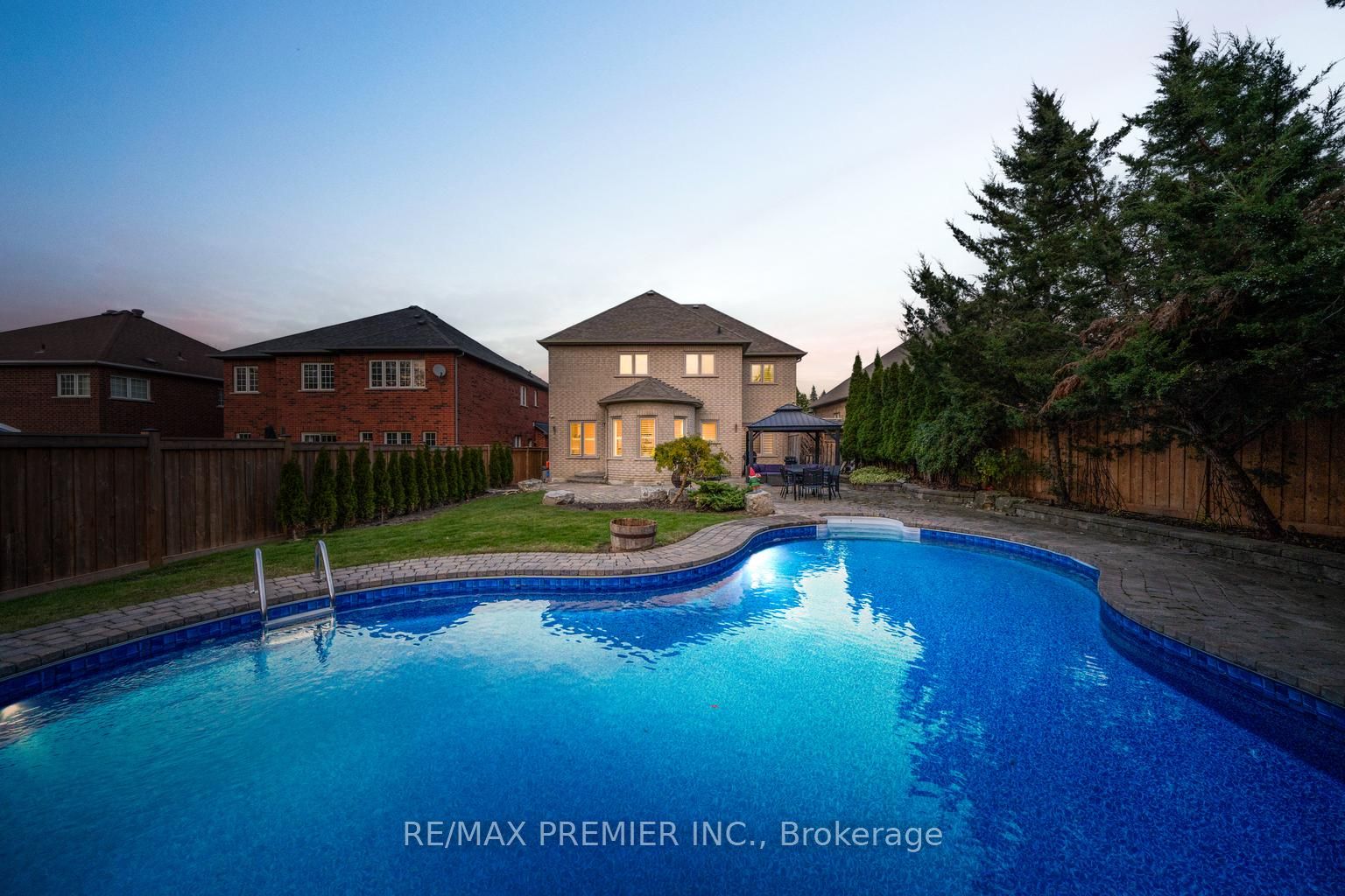 66 Benville Cres