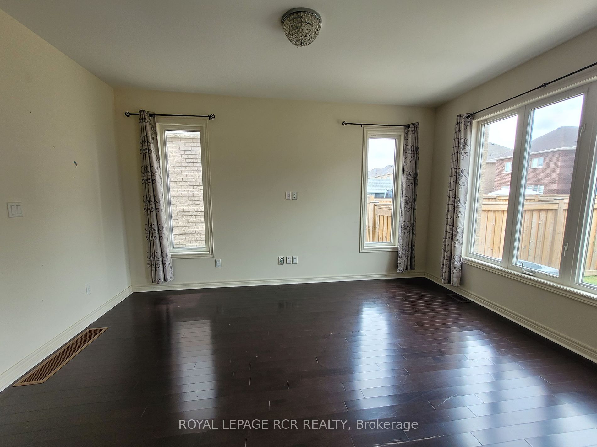 16 Prady Lane