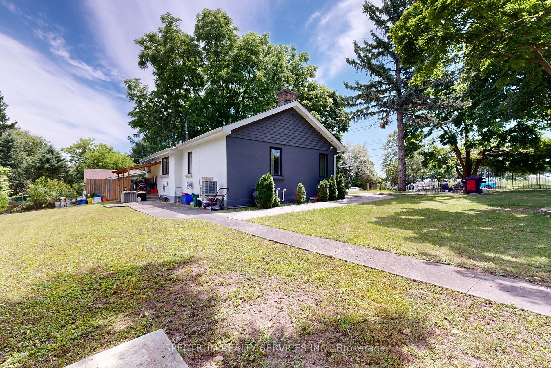 174 Langstaff Rd