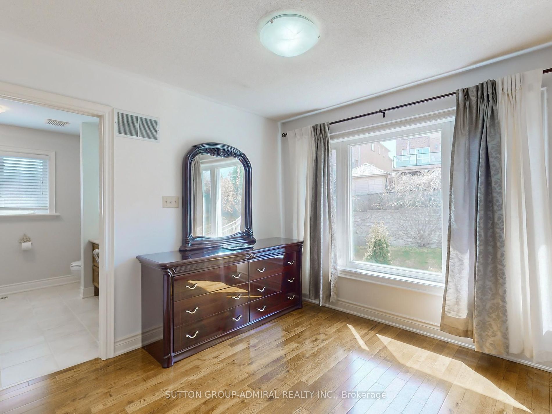 7 Loraview Lane