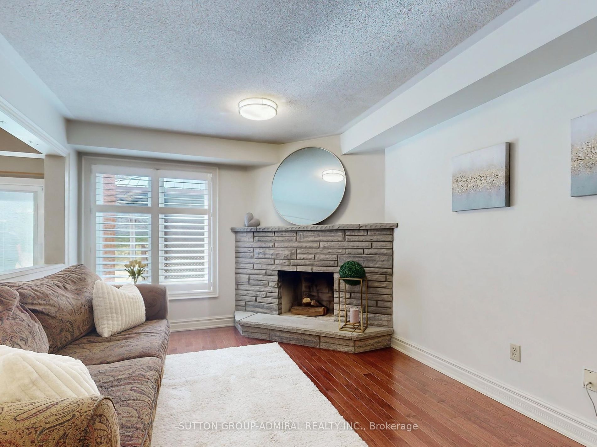 7 Loraview Lane