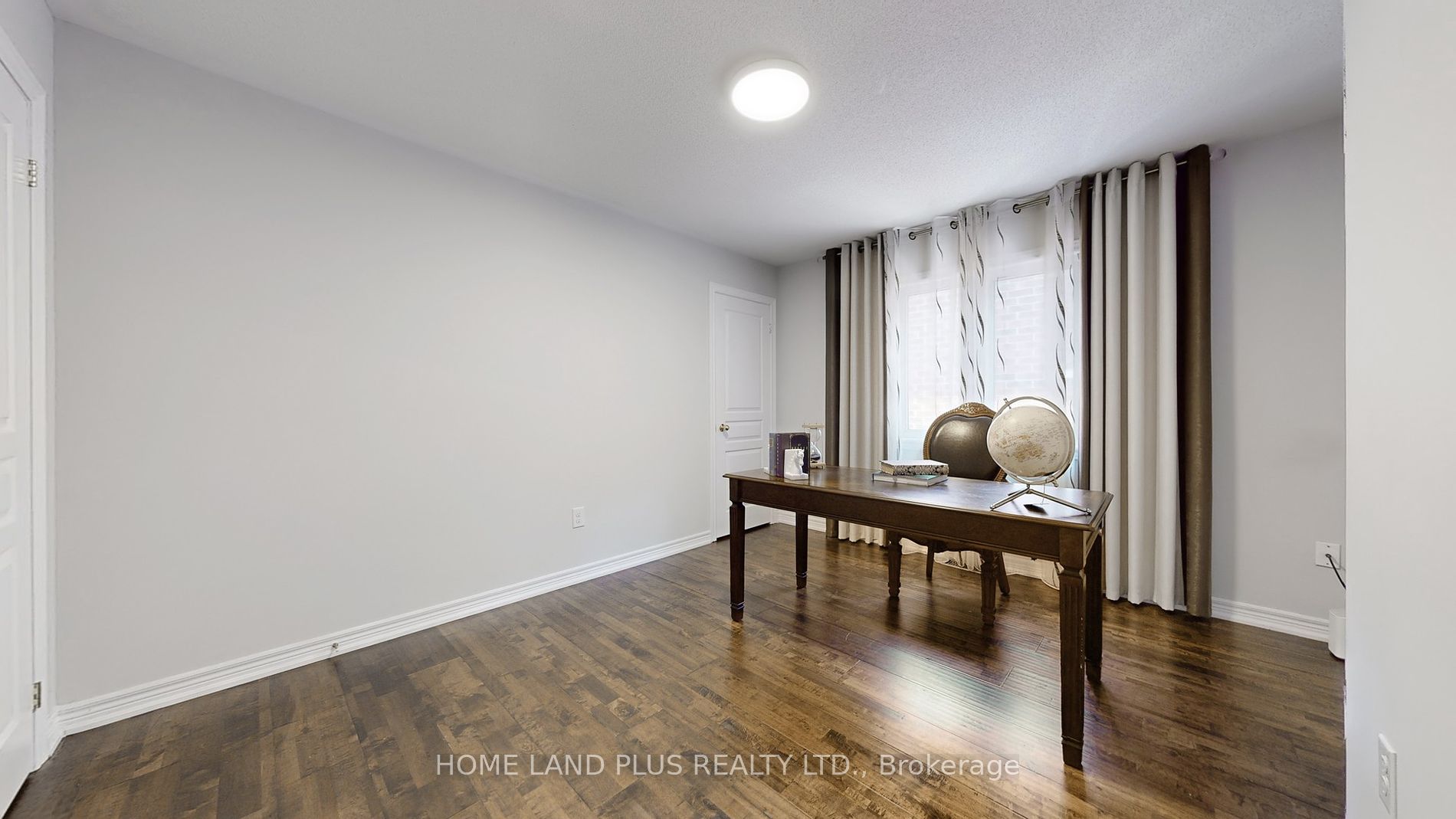 232 Shale Cres