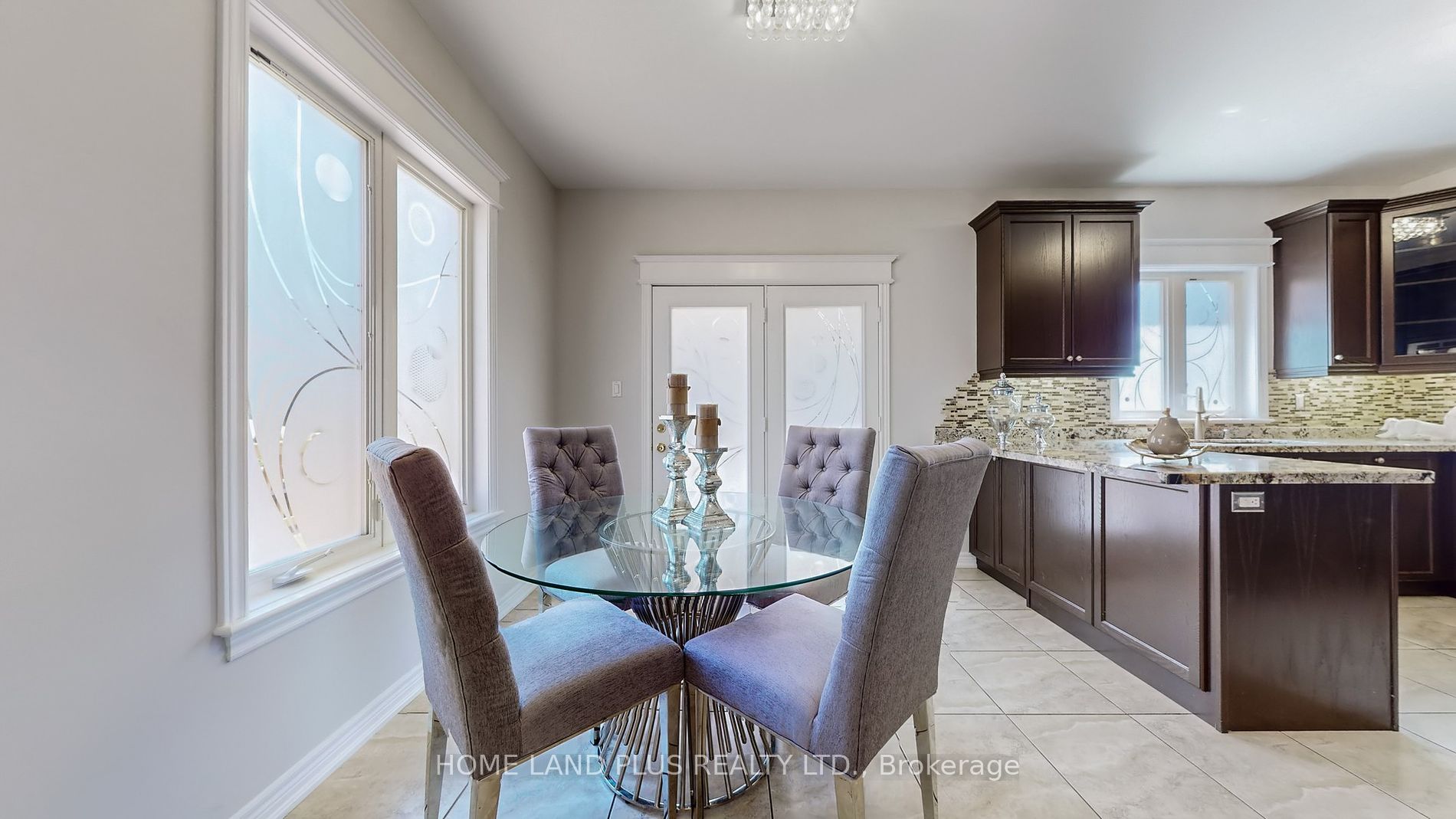 232 Shale Cres