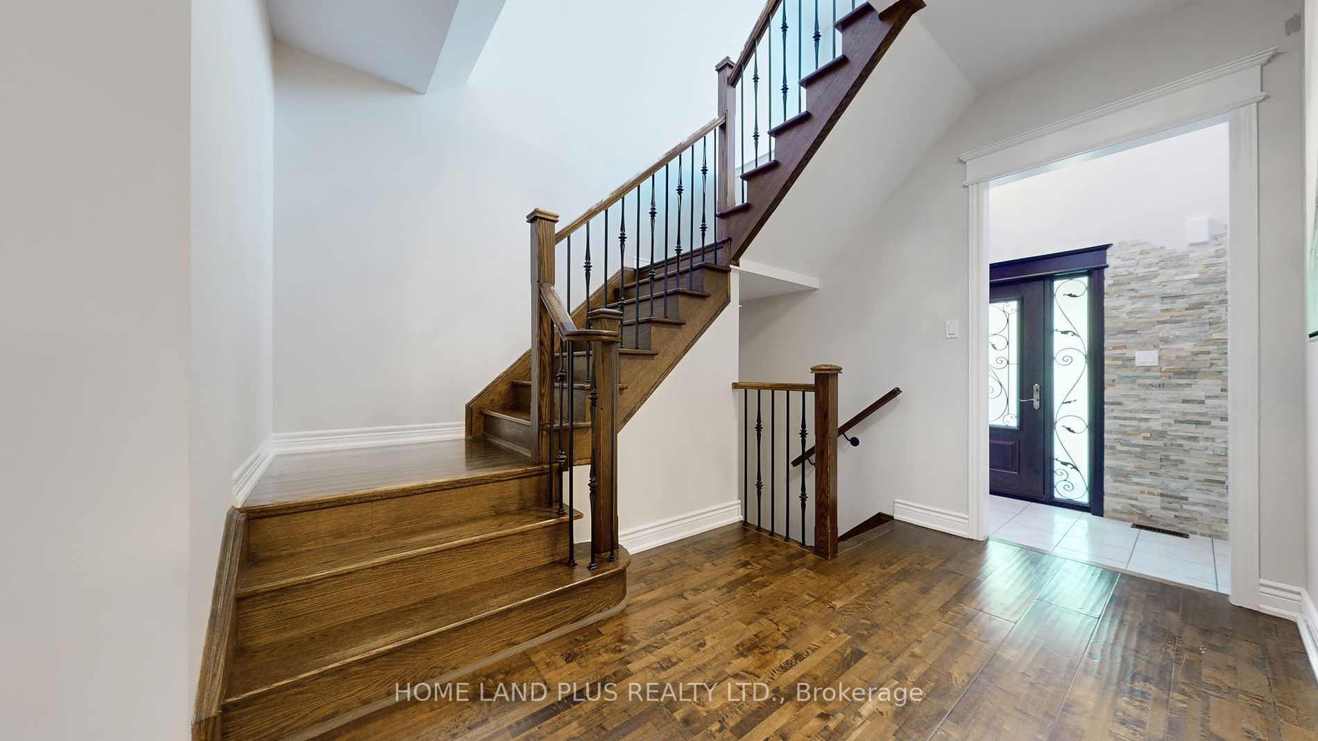 232 Shale Cres