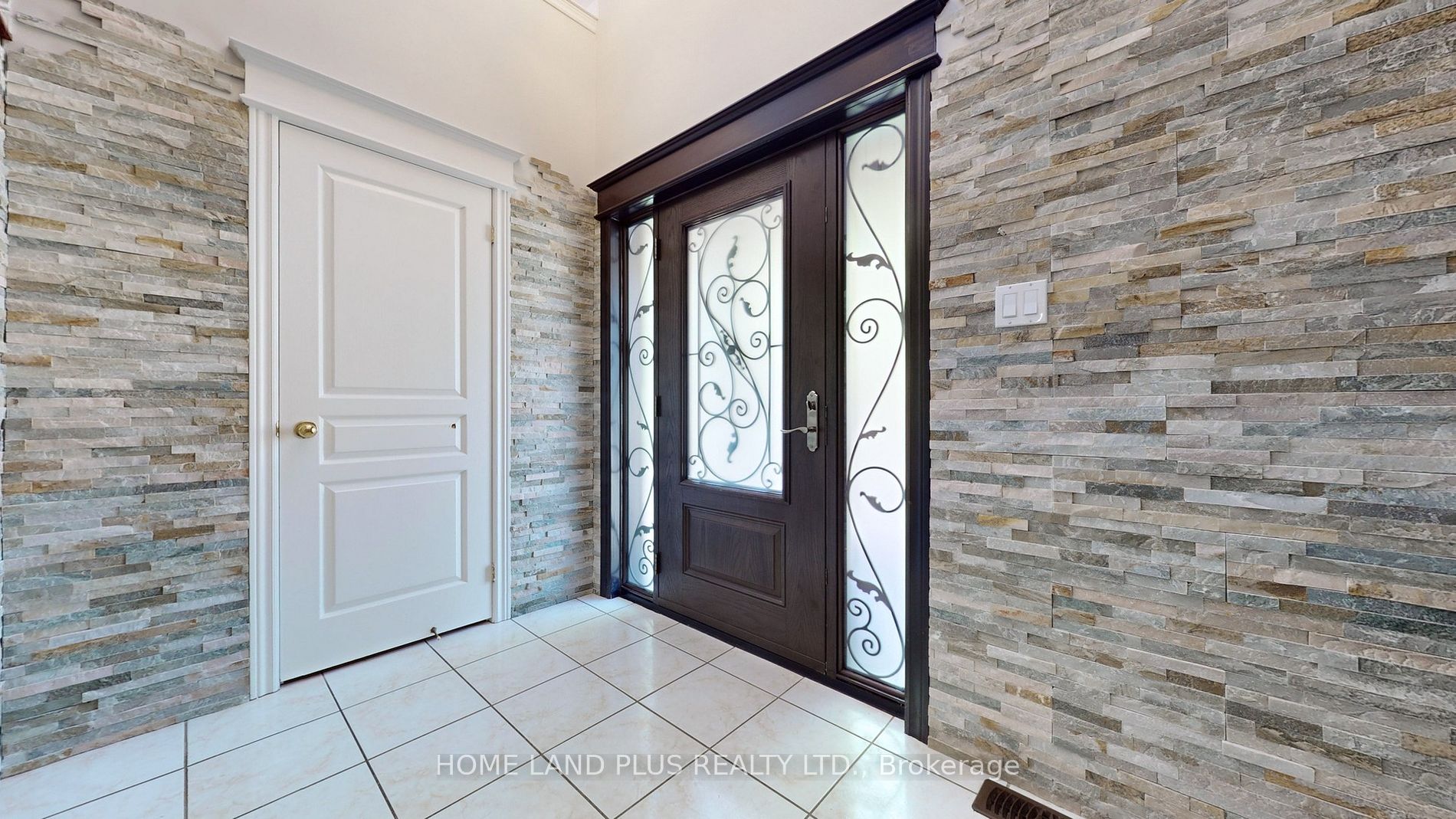 232 Shale Cres